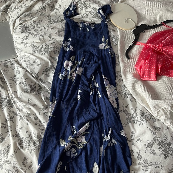 Floral off the shoulder maxi dress - Picture 2 of 5